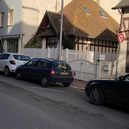 Charmante Maison Coeur De Ville La Gare Des Vacances Deauville Eksteriør billede