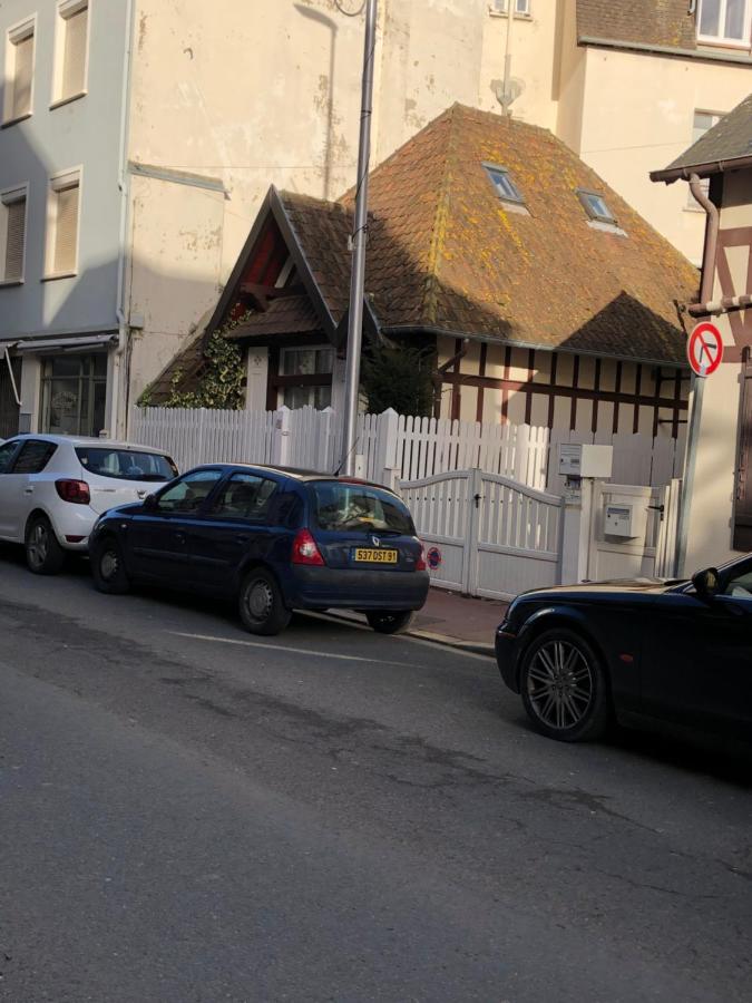 Charmante Maison Coeur De Ville La Gare Des Vacances Deauville Eksteriør billede